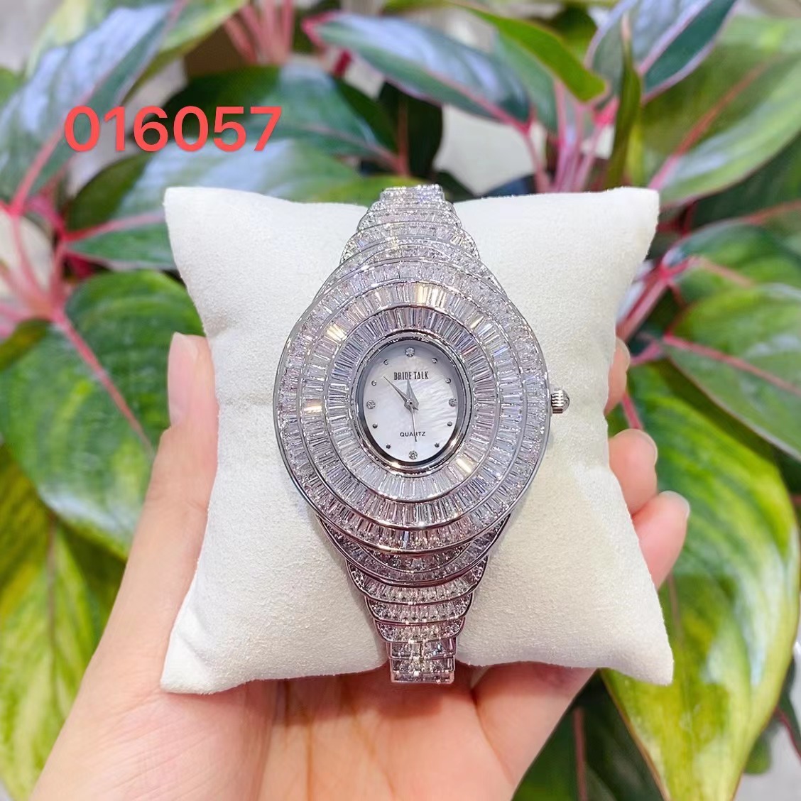 Luxury Watch Holder - 016057 럭셔리 여성용 시계 큐빅 지르콘