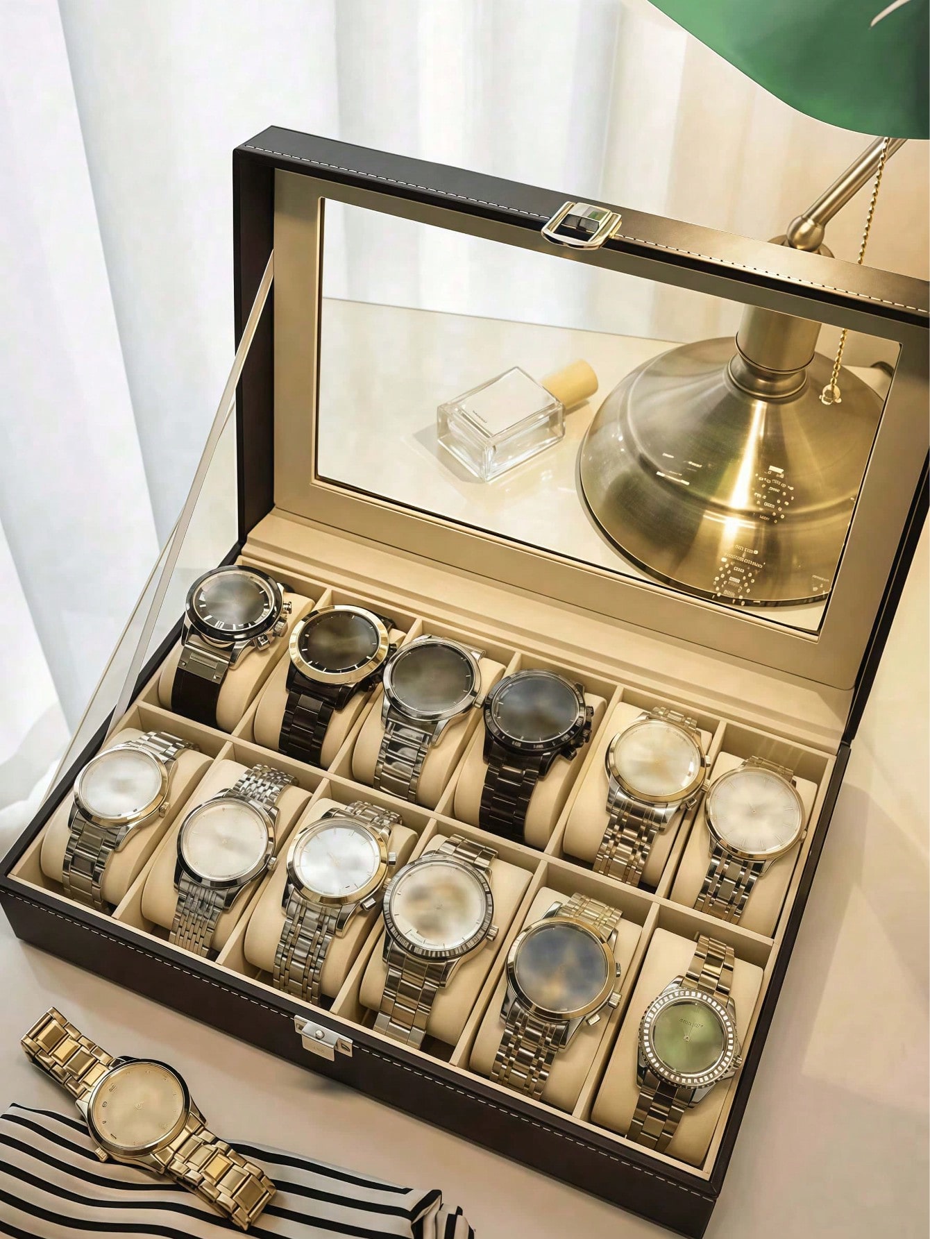 잠금장치가 있는 가죽 시계 상자, 대용량 시계 진열 케 - Luxury Watch Holder 리뷰 및 가격